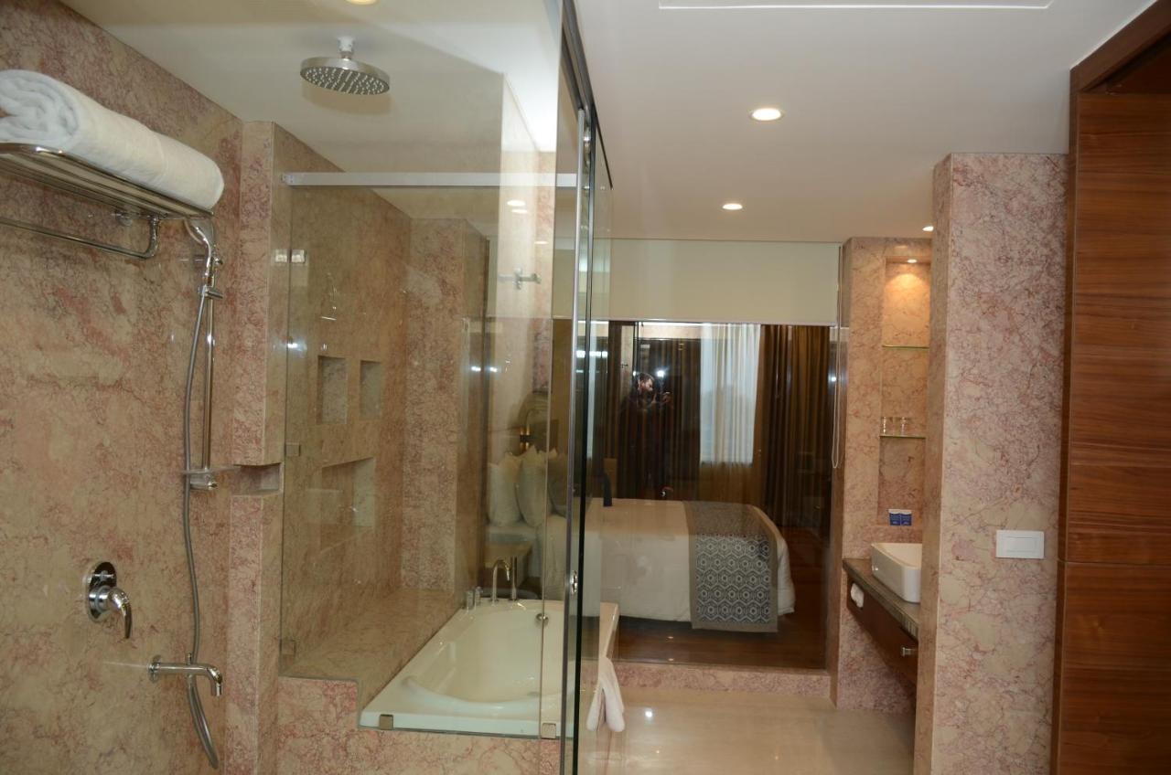 Viraj Sarovar Portico Jammu Exterior foto