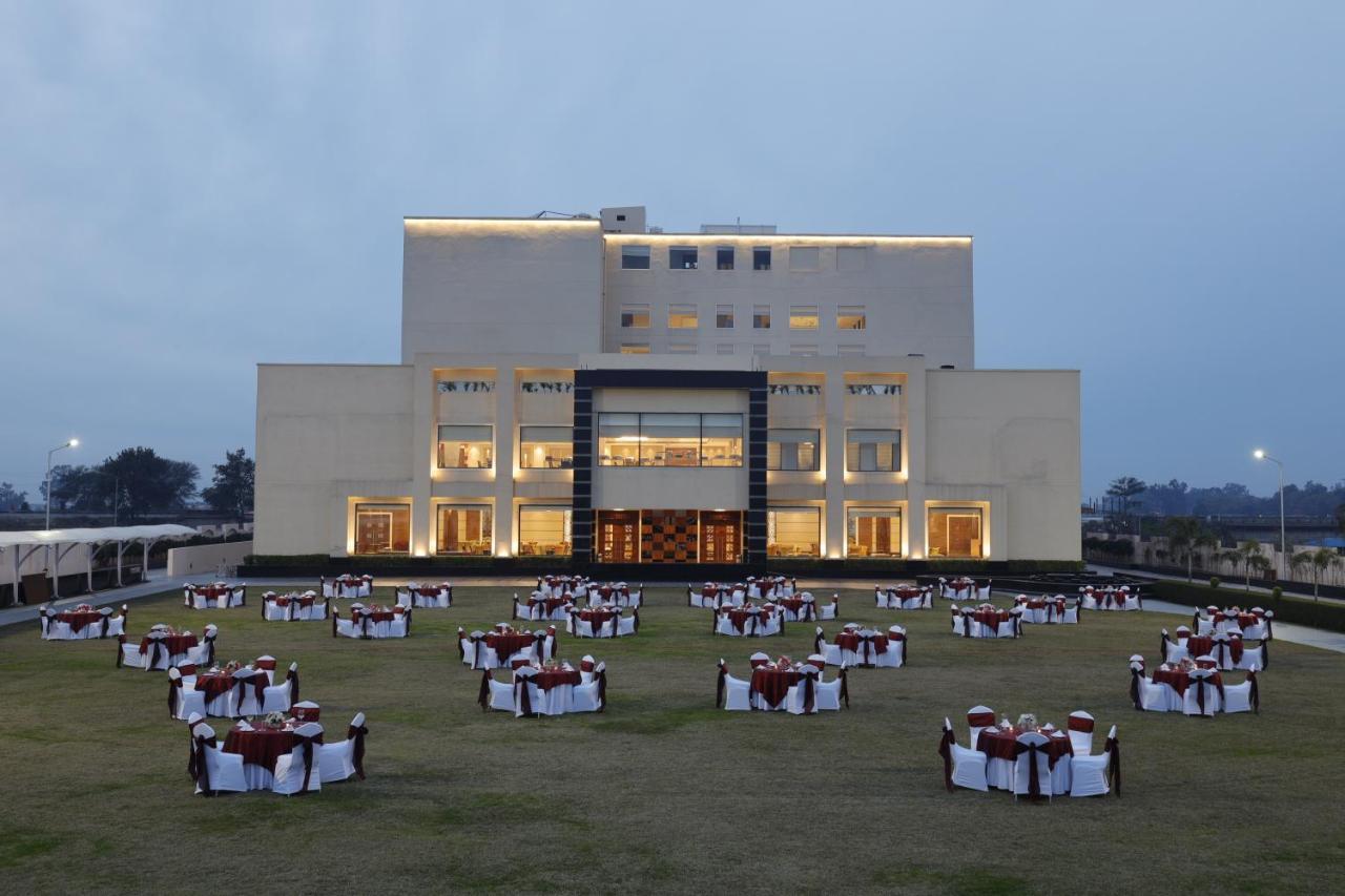 Viraj Sarovar Portico Jammu Exterior foto